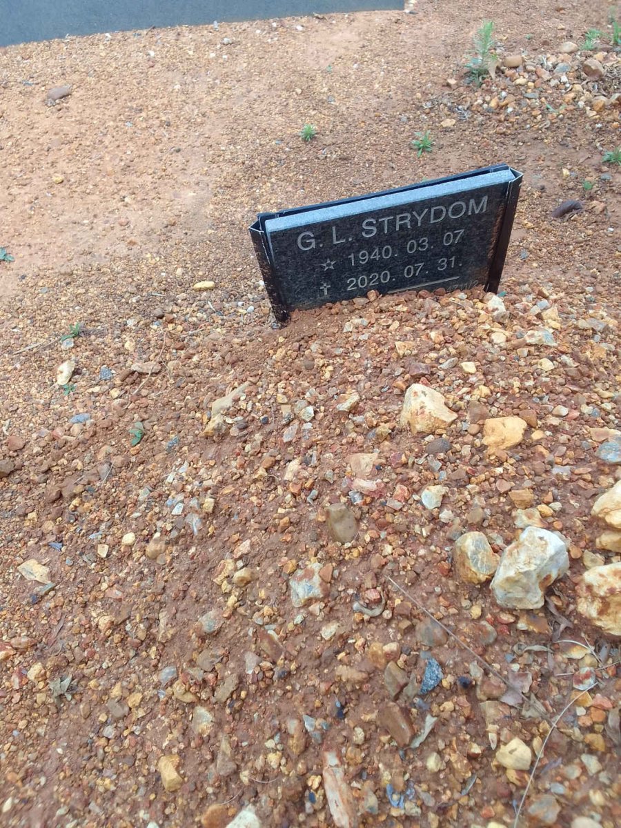 STRYDOM G.L. 1940-2020
