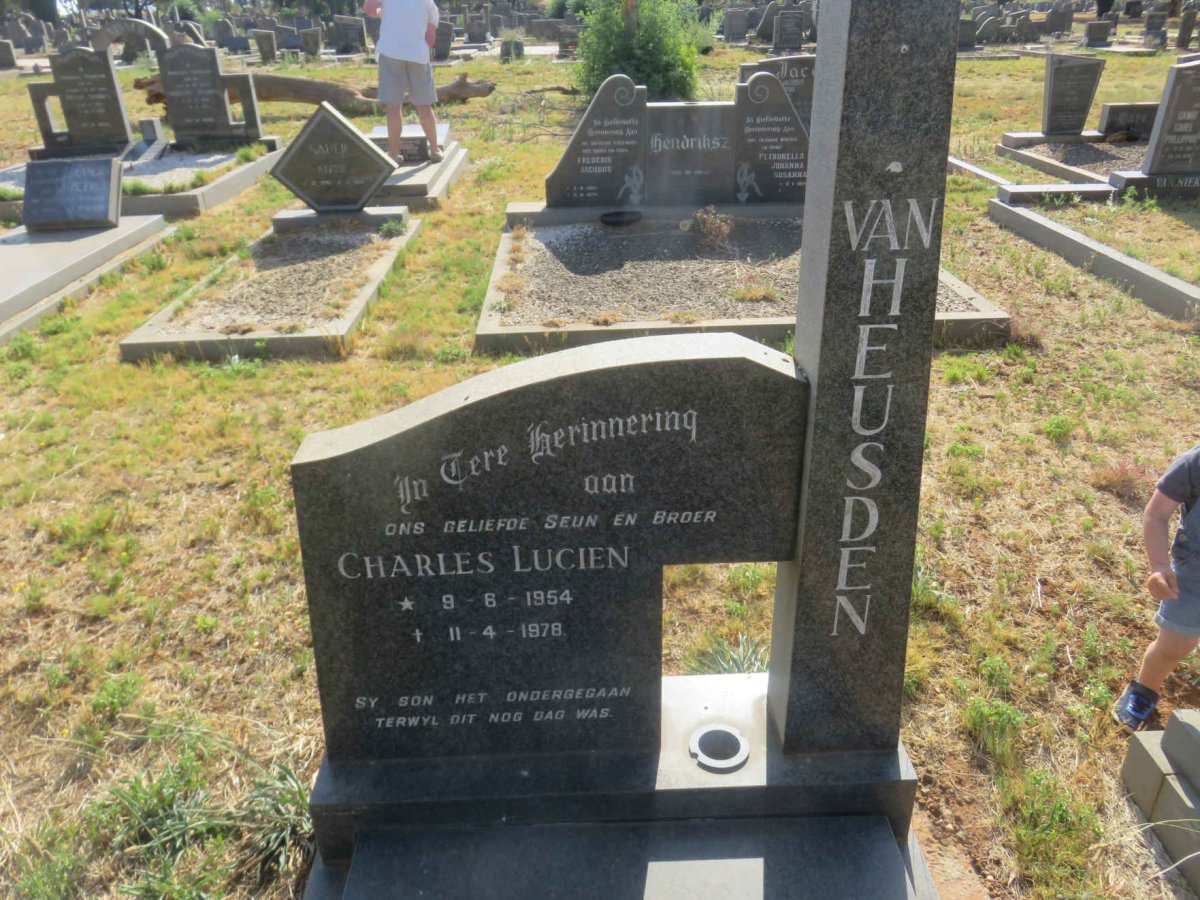 HEUSDEN Charles Lucien, van 1954-1978
