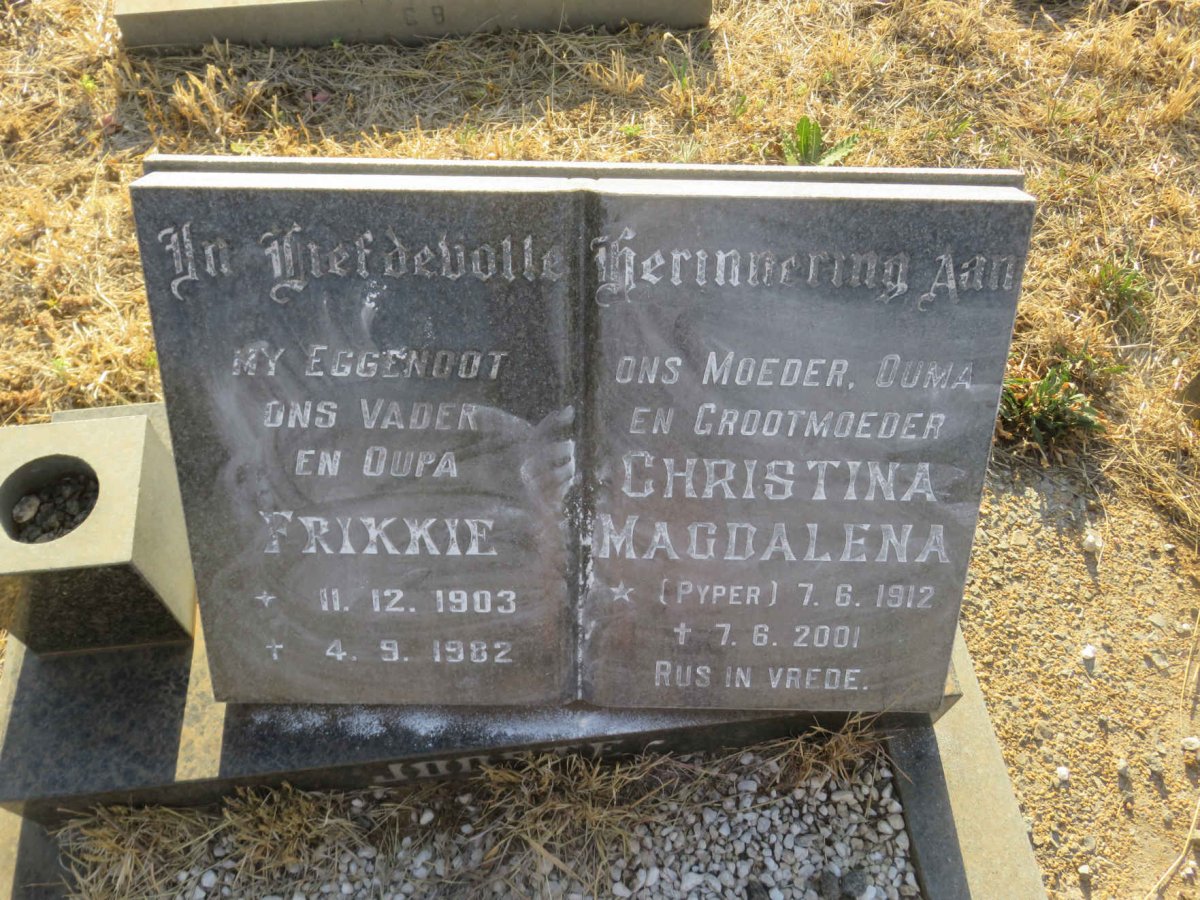JOOSTE Frikkie 1903-1982 &amp; Christina Magdalena PYPER 1912-2001