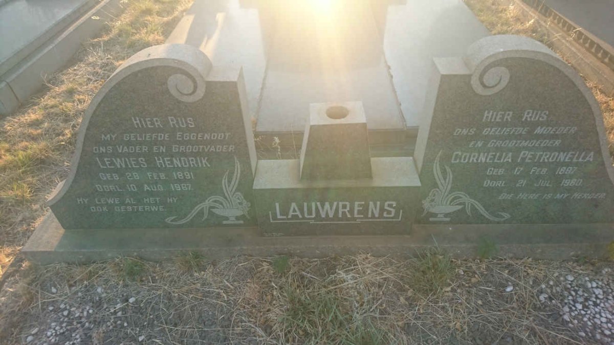 LAUWRENS Lewies Hendrik 1891-1967 &amp; Cornelia Petronella 1897-1980