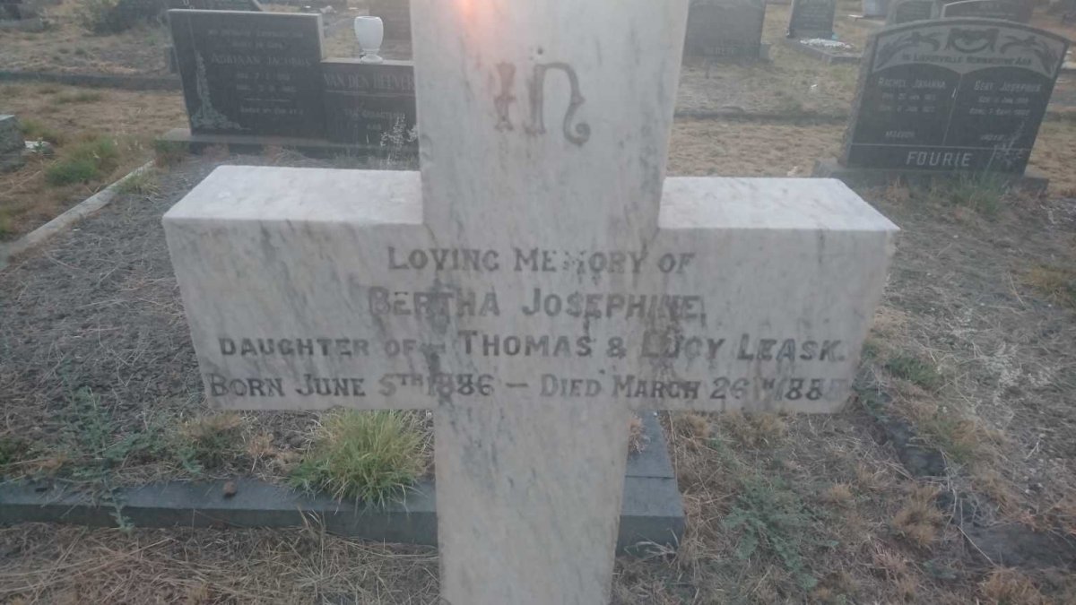 LEASK Bertha Josephine 1886-188?