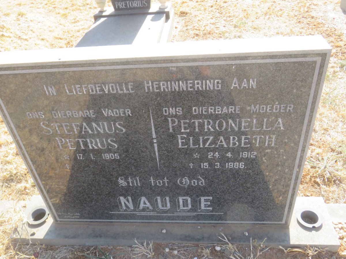 NAUDE Stefanus Petrus 1905- &amp; Petronella Elizabeth 1912-1986