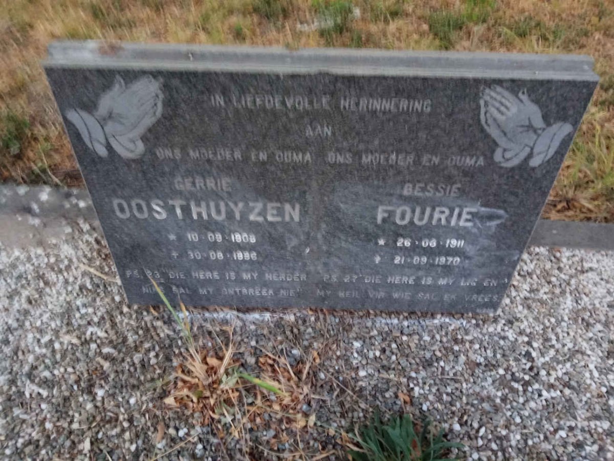 OOSTHUIZEN Gerrie 190?-1996 :: FOURIE Bessie 1911-1970