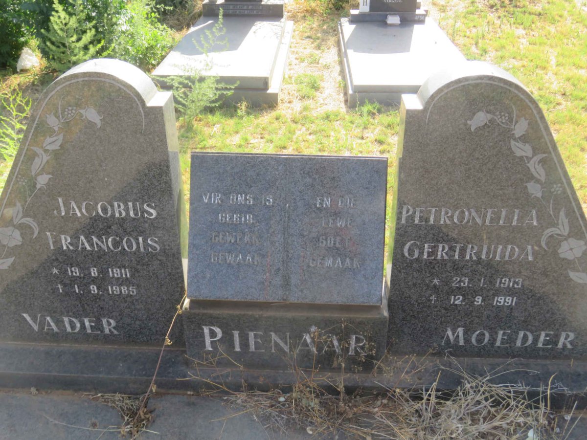 PIENAAR Jacobus Francois 1911-1985 &amp; Petronella Gertruida 1913-1991
