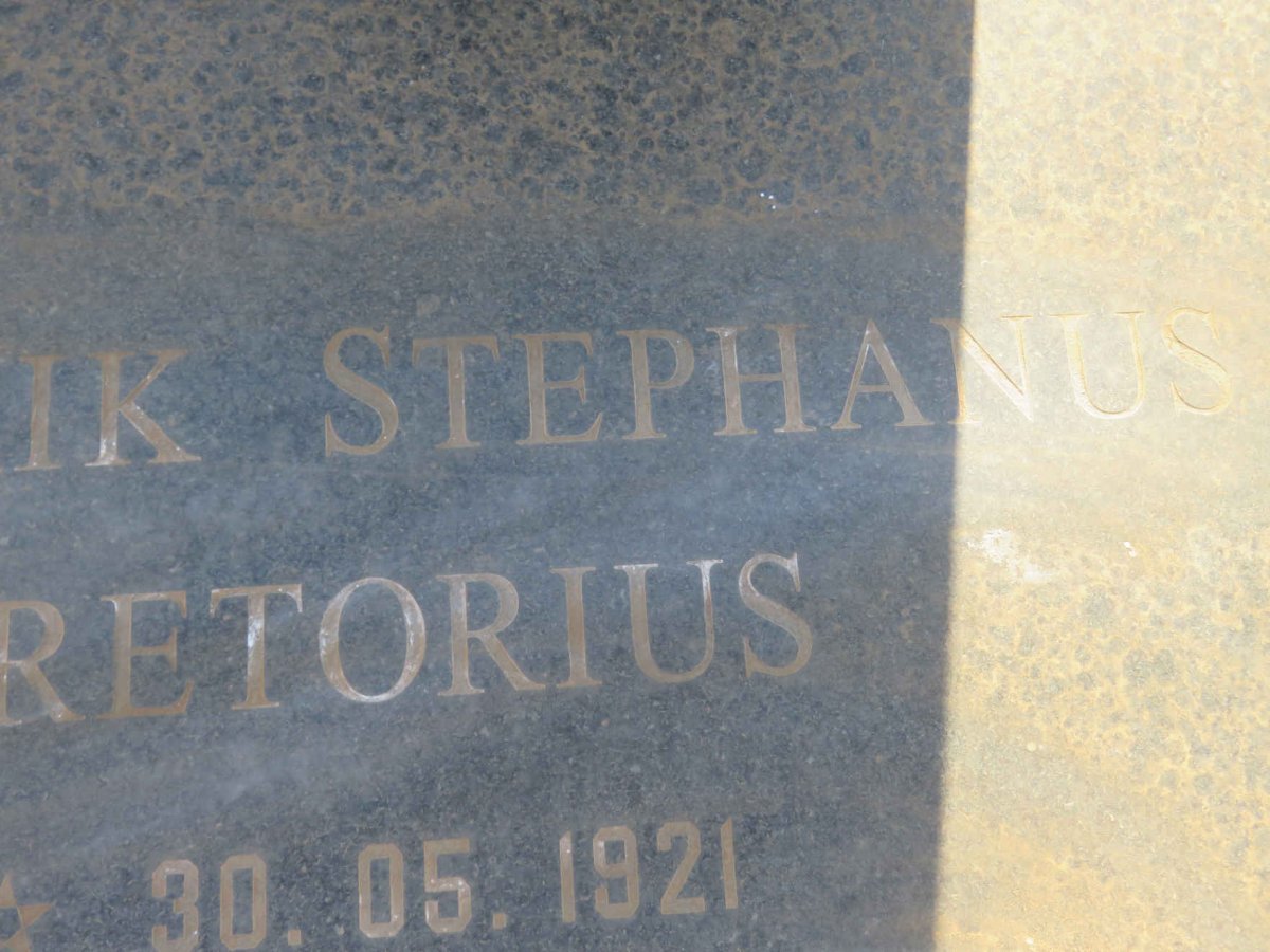 PRETORIUS Hendrik Stephanus 1921-1997 :: EDWARDS Michael James 1942-1993