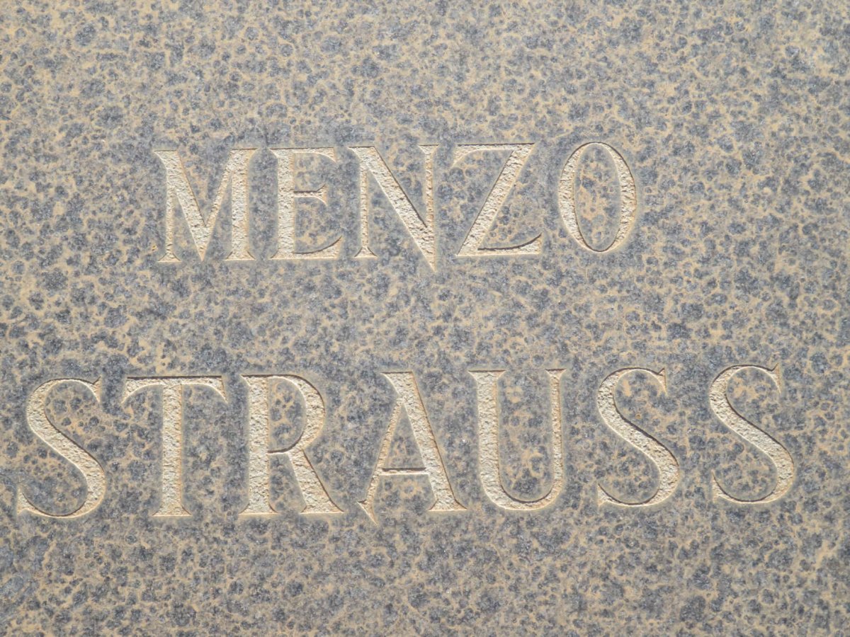 STRAUSS Menzo