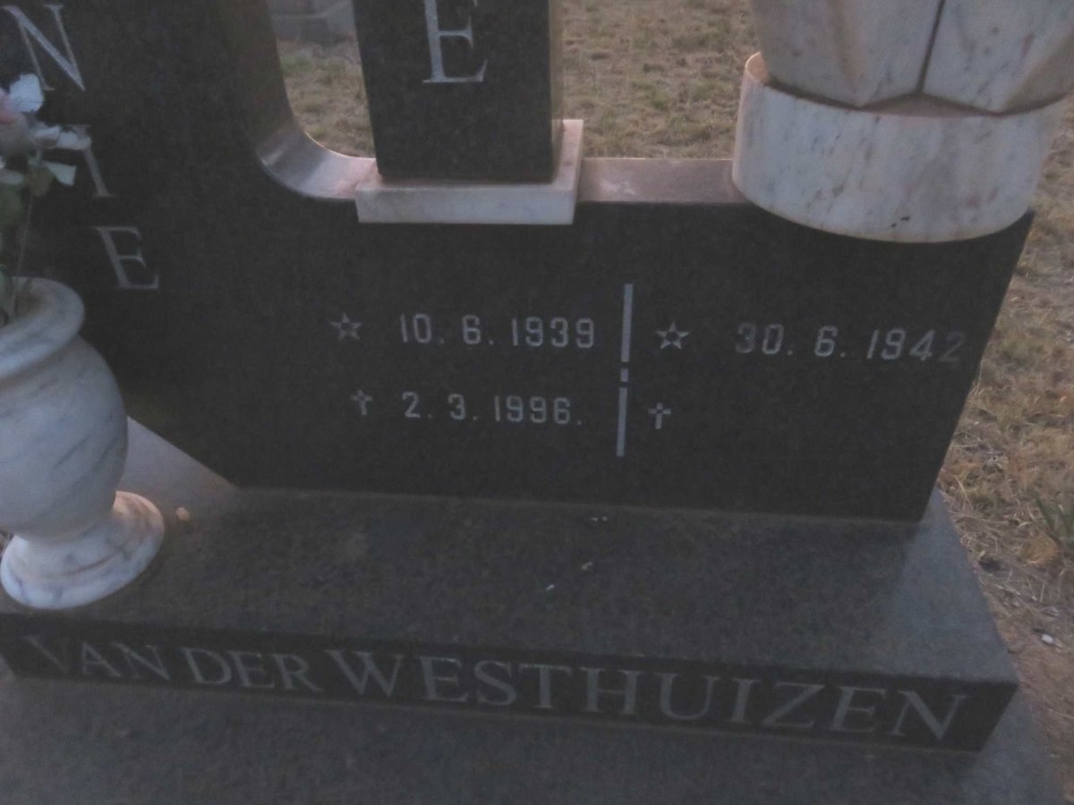 WESTHUIZEN Hennie, van der 1939-1996 &amp; Marietjie 1942-