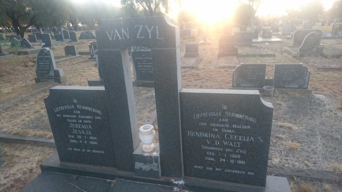 ZYL Jeremia Jesaja, van 1894-1966 &amp; Hendrina Cecelia V.D. WALT voorheen VAN ZYL 1909-1981