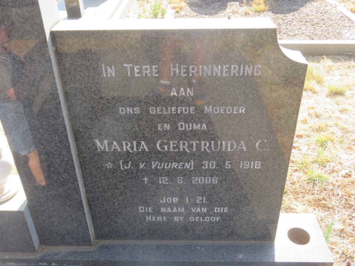 ? Cornelius Johannes 1918-1982 &amp; Maria Gertruida C. J.V. VUUREN 1918-2006