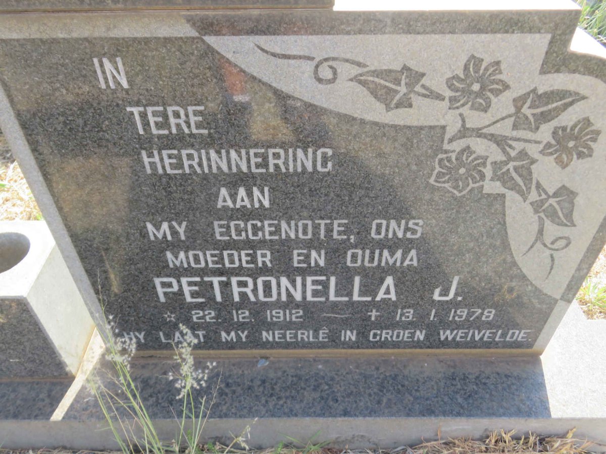 ? Jacobus W. -1978 &amp; Petronella J. 1912-1978