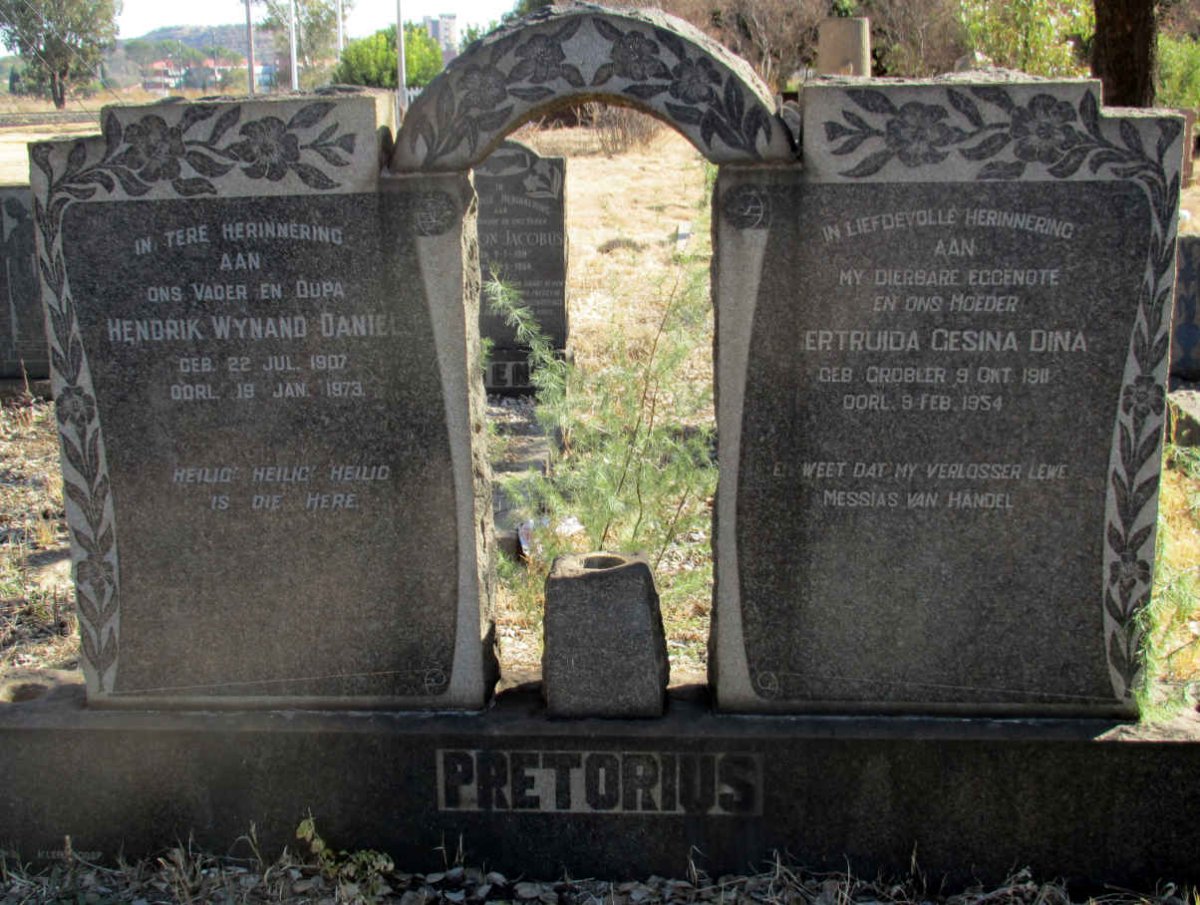 PRETORIUS Hendrik Wynand Daniel 1907-1973 &amp; Gertruida Gesina Dina 1911-1954