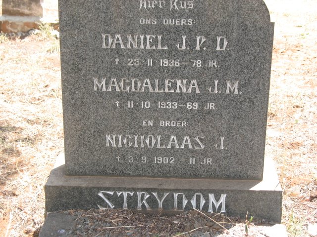STRYDOM Nicholaas J. -1902 :: STRYDOM Daniel J.P.D. -1936 &amp; Magdalena J.M. -1933
