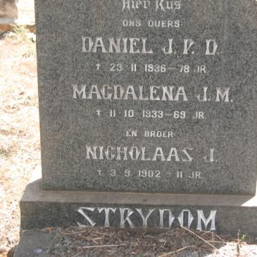 STRYDOM Nicholaas J. -1902 :: STRYDOM Daniel J.P.D. -1936 &amp; Magdalena J.M. -1933