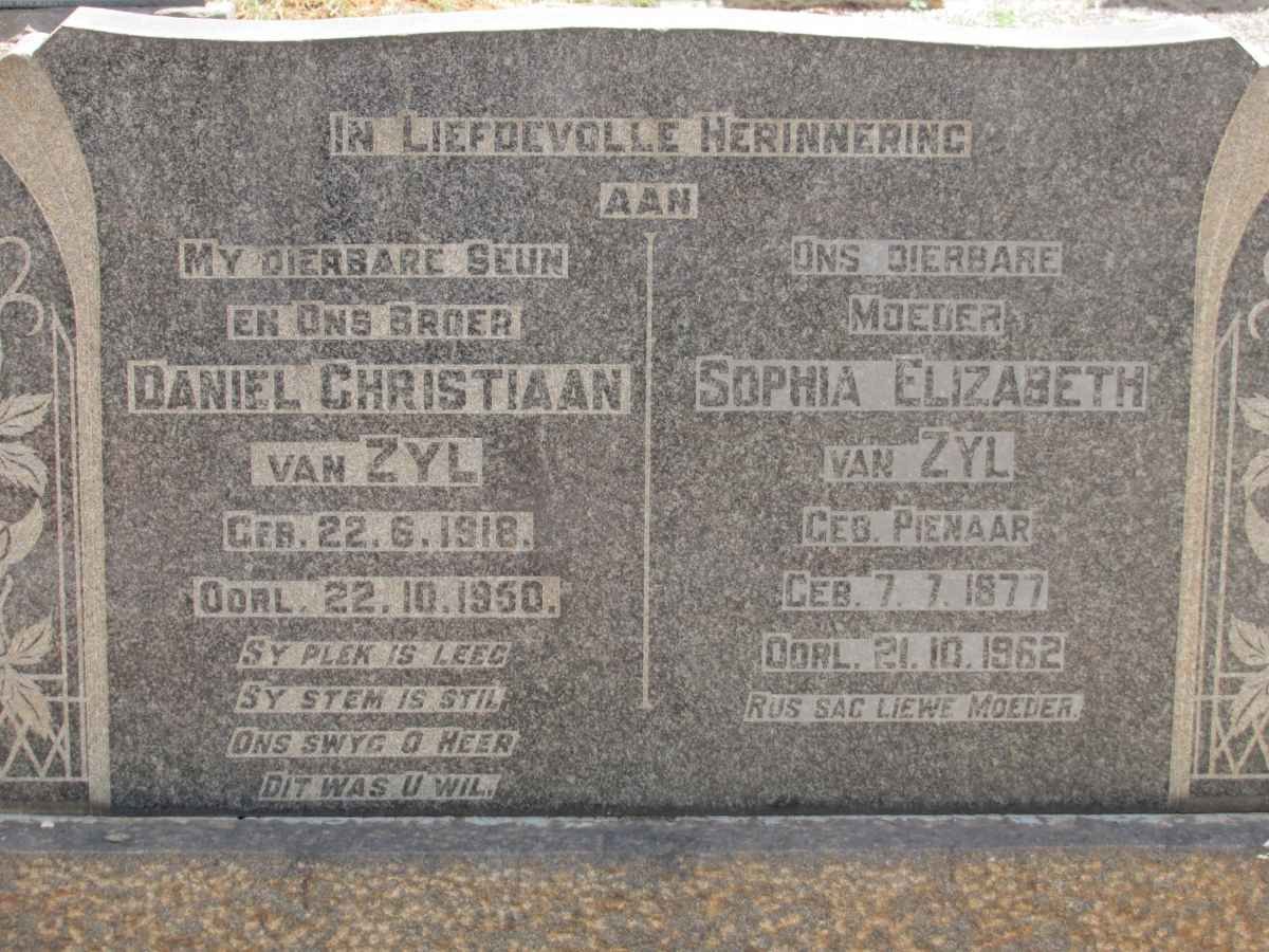 ZYL Sophia Elizabeth, van nee PIENAAR 1877-1962 :: VAN ZYL Daniel Christiaan 1918-1950