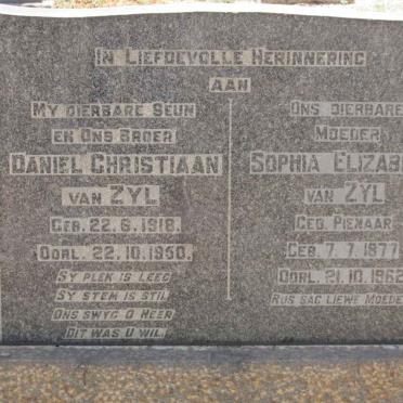 ZYL Sophia Elizabeth, van nee PIENAAR 1877-1962 :: VAN ZYL Daniel Christiaan 1918-1950