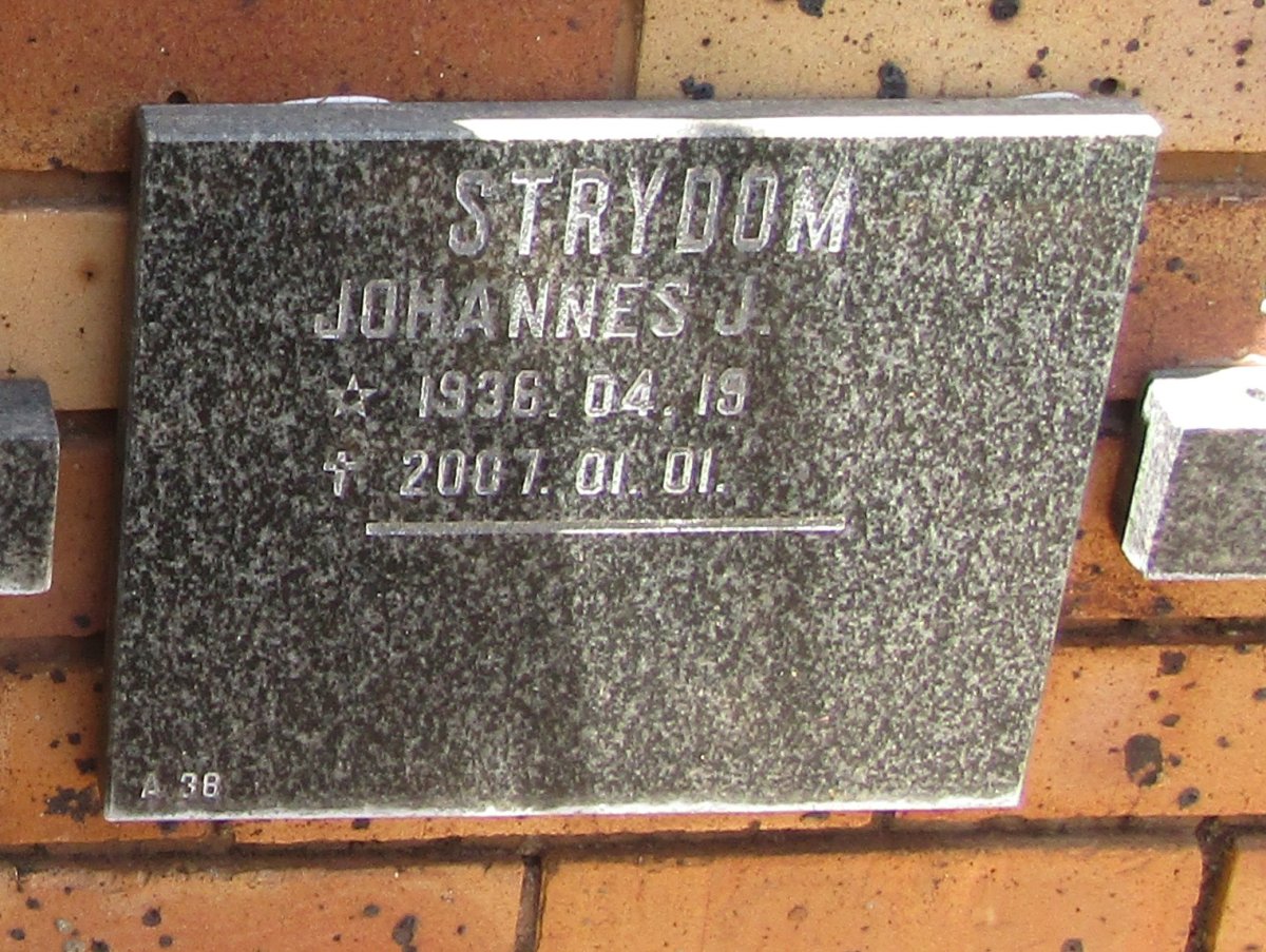 STRYDOM Johannes J. 1938-2007