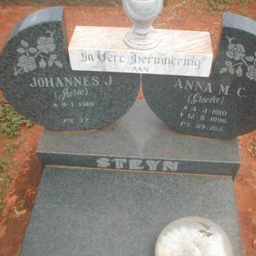 STEYN Johannes J. 1918- &amp; Anna M. C. 1910-1996
