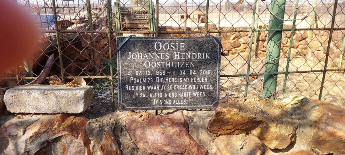 OOSTHUIZEN Johannes Hendrik 1956-2018