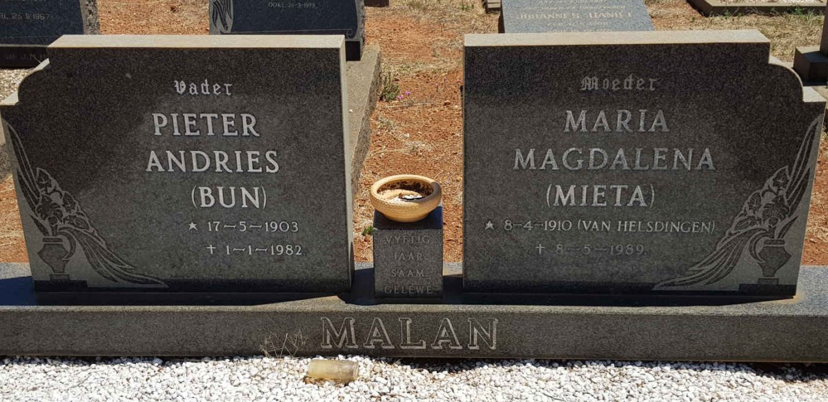 MALAN Pieter Andries 1903-1982 &amp; Maria Magdalena VAN HELSDINGEN 1910-1989