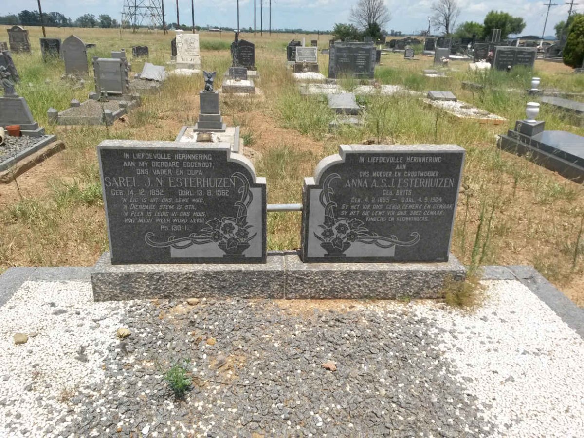 ESTERHUIZEN Sarel J.N. 1892-1962 &amp; Anna A.S.J. BRITS 1895-1964