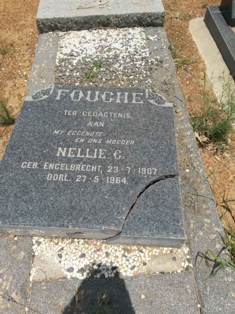 FOUCHE Nellie C. nee ENGELBRECHT 1907-1964
