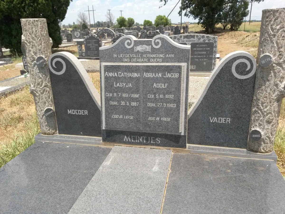 MEINTJES Adriaan Jacob Adolf 1892-1963 &amp; Anna Catharina Lasyja FOURIE 1891-1987