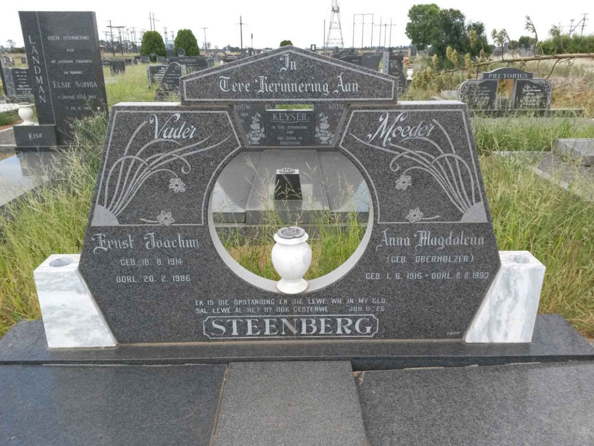 STEENBERG Ernst Joachim 1914-1986 &amp; Anna Magdalena OBERHOLZER 1916-1993