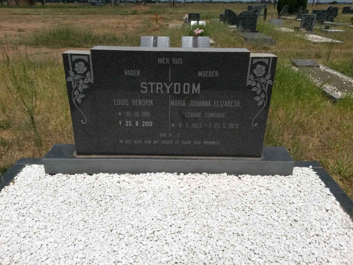 STRYDOM Louis Hendrik 1918-2010 &amp; Maria Johanna Elizabeth CONRADIE 1923-1979