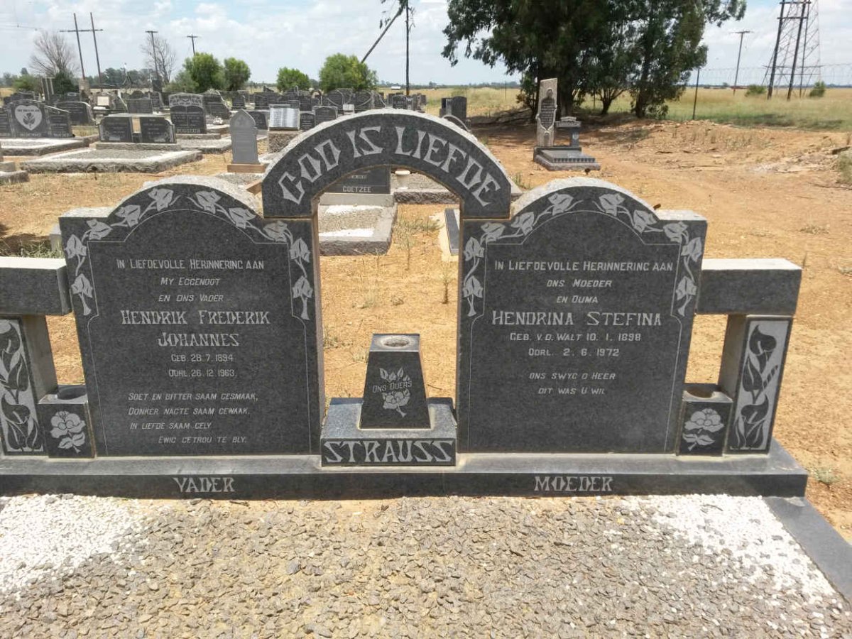 STRAUSS Hendrik Frederik Johannes 1894-1963 &amp; Hendrina Stefina V.D. WALT 1898-1972
