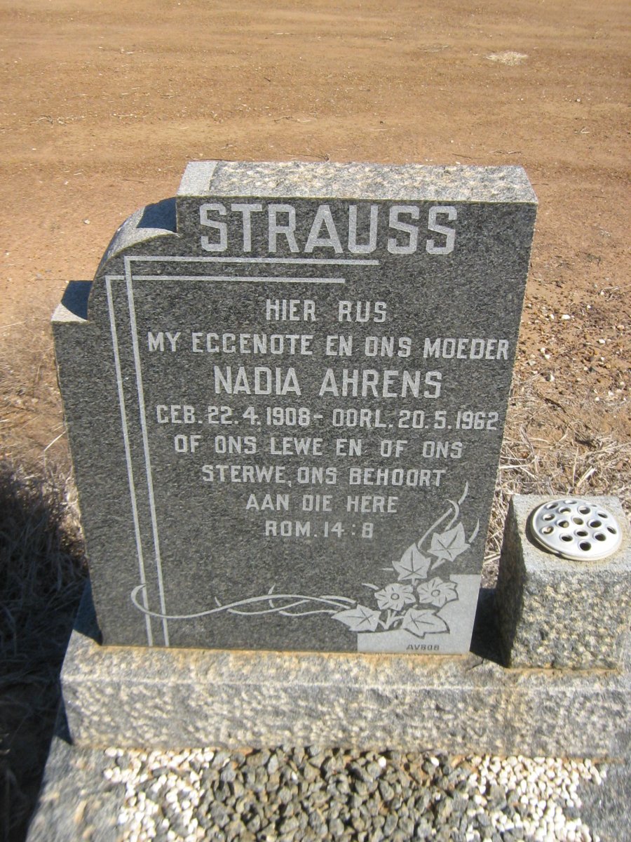 STRAUSS Nadia Ahrens 1908-1962