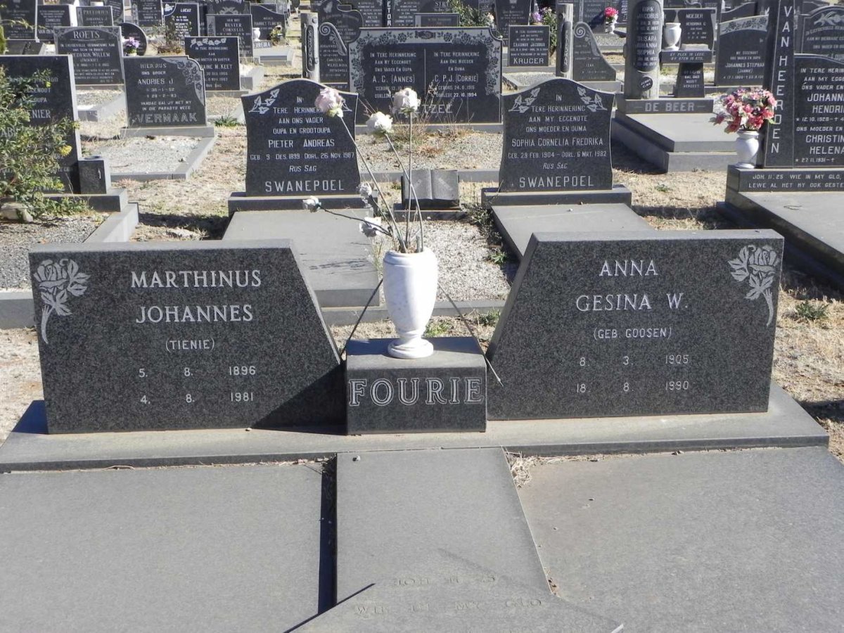 FOURIE Marthinus Johannes 1896-1981 &amp; Anna Gesina W. GOOSEN 1905-1990