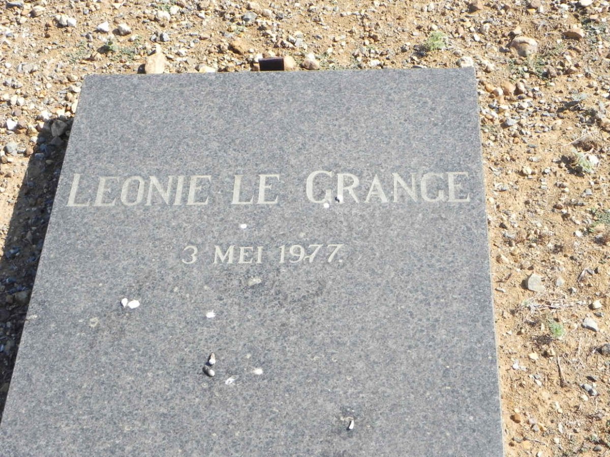 GRANGE Leonie, le -1977