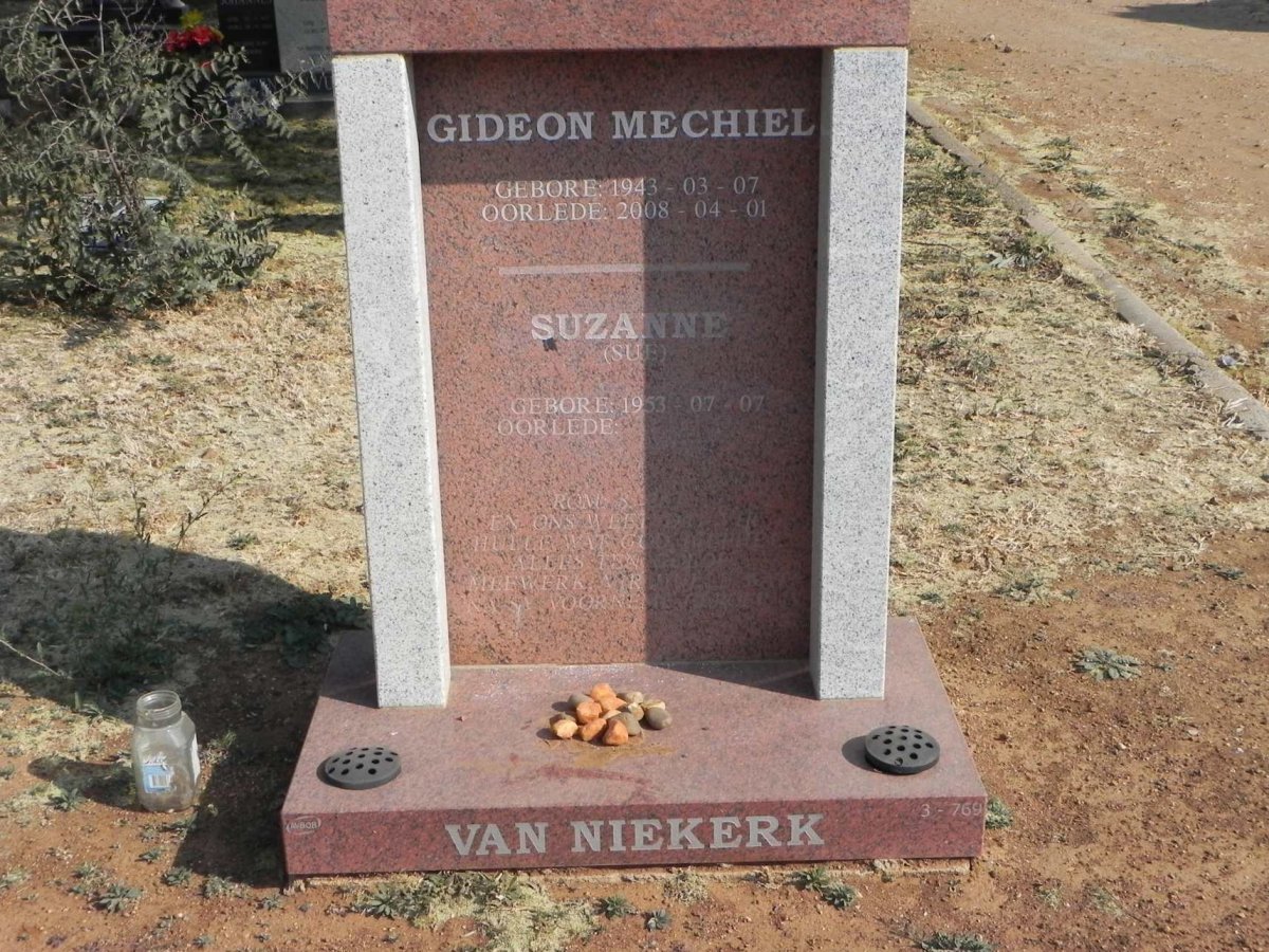 NIEKERK Gideon Mechiel, van 1943-2008 &amp; Suzanne 1953-