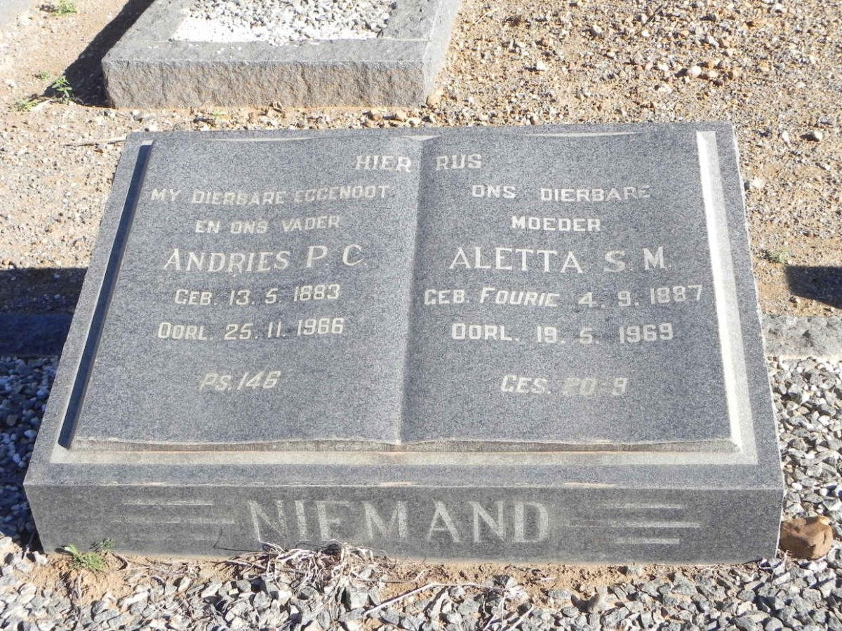 NIEMAND Andries P.C. 1883-1966 &amp; Aletta S.M. FOURIE 1887-1969