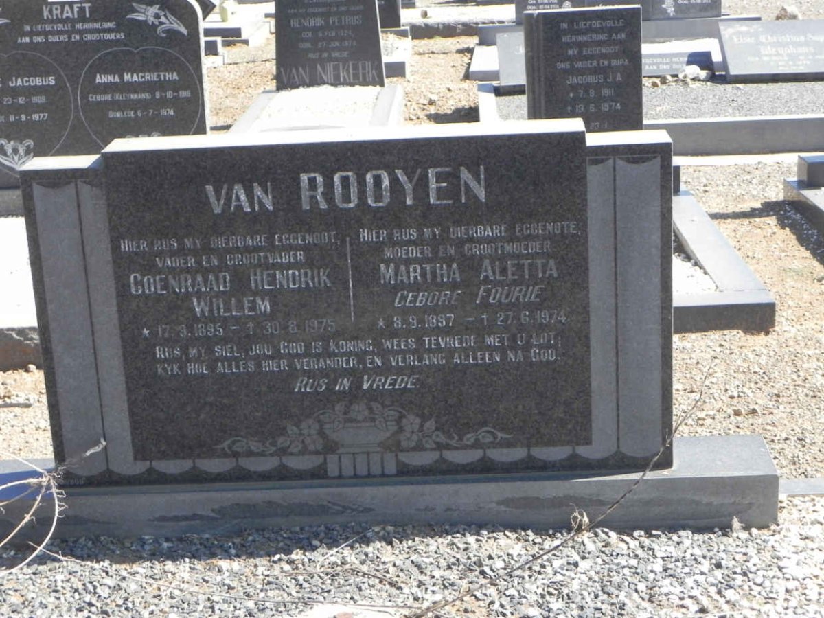 ROOYEN Coenraad Hendrik Willem, van 1895-1975 &amp; Martha Aletta FOURIE 1897-1974