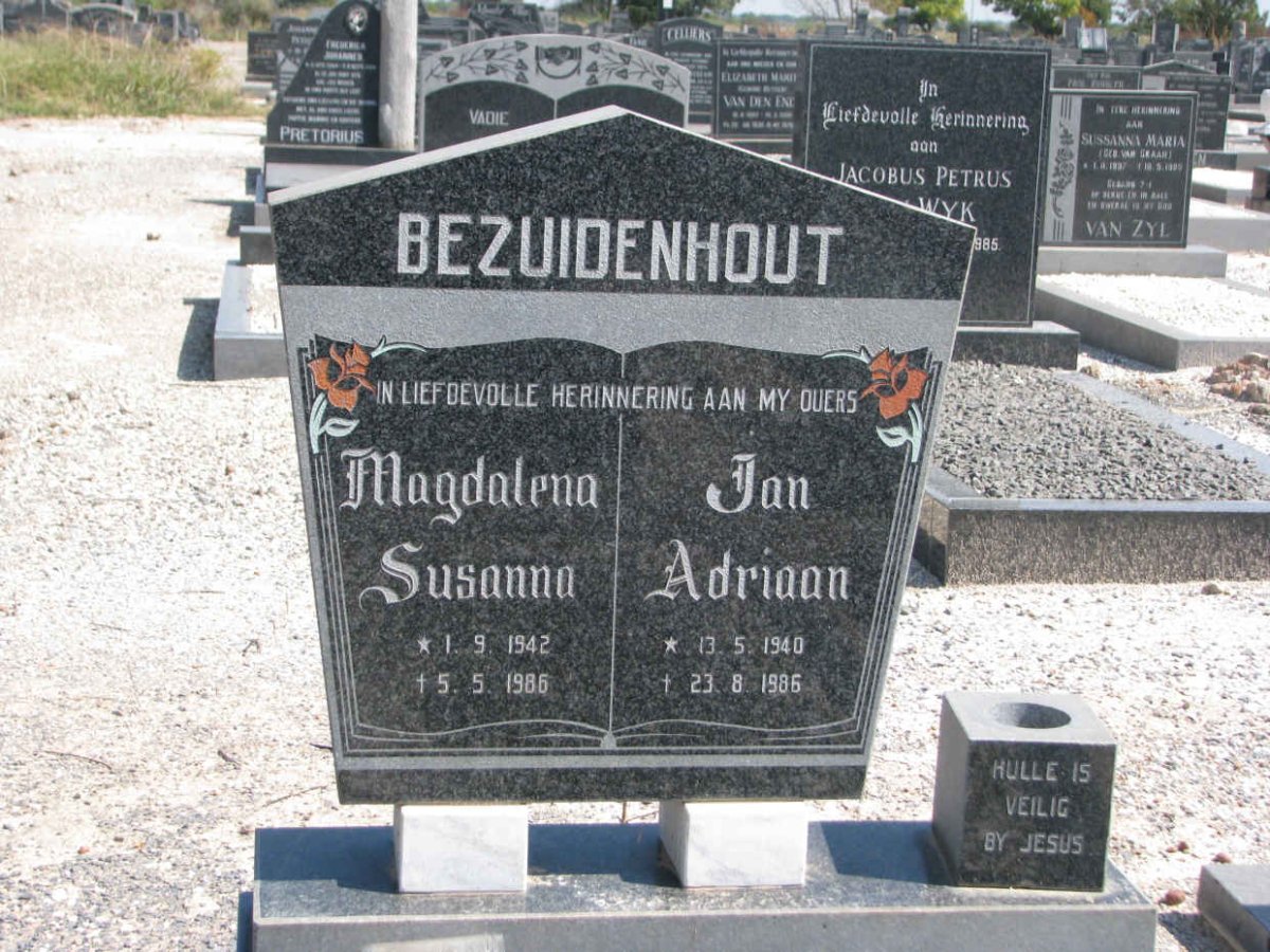 BEZUIDENHOUT Jan Adriaan 1940-1986 &amp; Magdalena Susanna 1942-1986