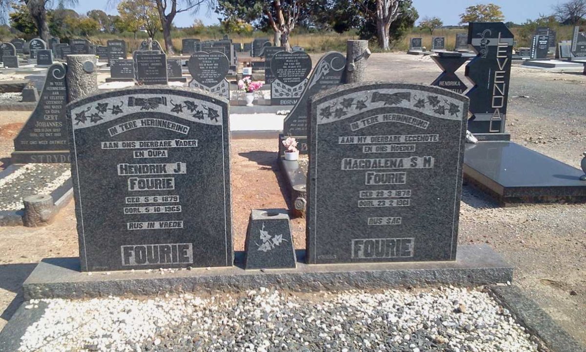 FOURIE Hendrik J. 1879-1965 &amp; Magdalena S.M. 1878-1961