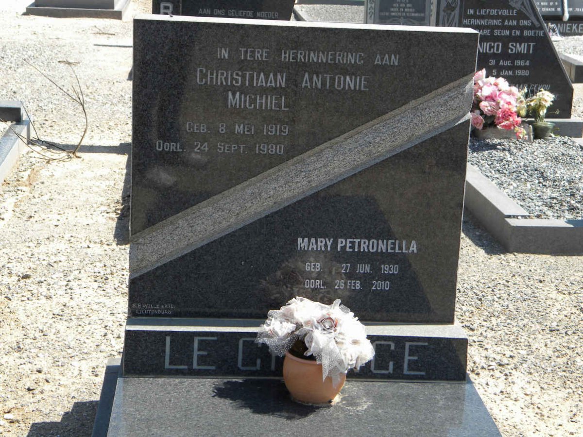 GRANGE Christiaan Antonie Michiel, le 1919-1980 &amp; Mary Petronella 1930-2010