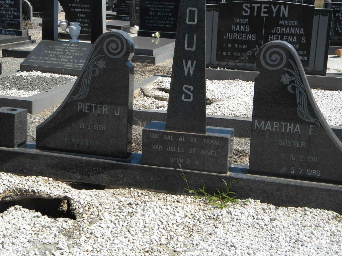 GOUWS Pieter J. 1908-1979 &amp; Martha F. 1911-1996
