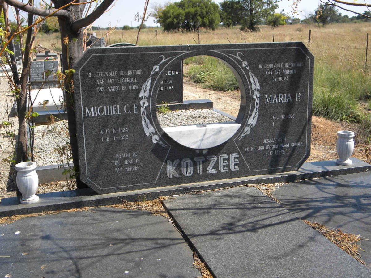 KOTZEE Michiel C.E. 1924-1992 &amp; Maria P. 1926-