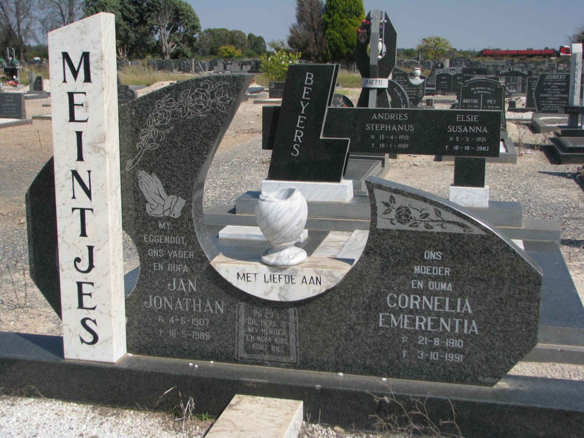 MEINTJES Jan Jonathan 1907-1989 &amp; Cornelia Emerentia 1910-1991