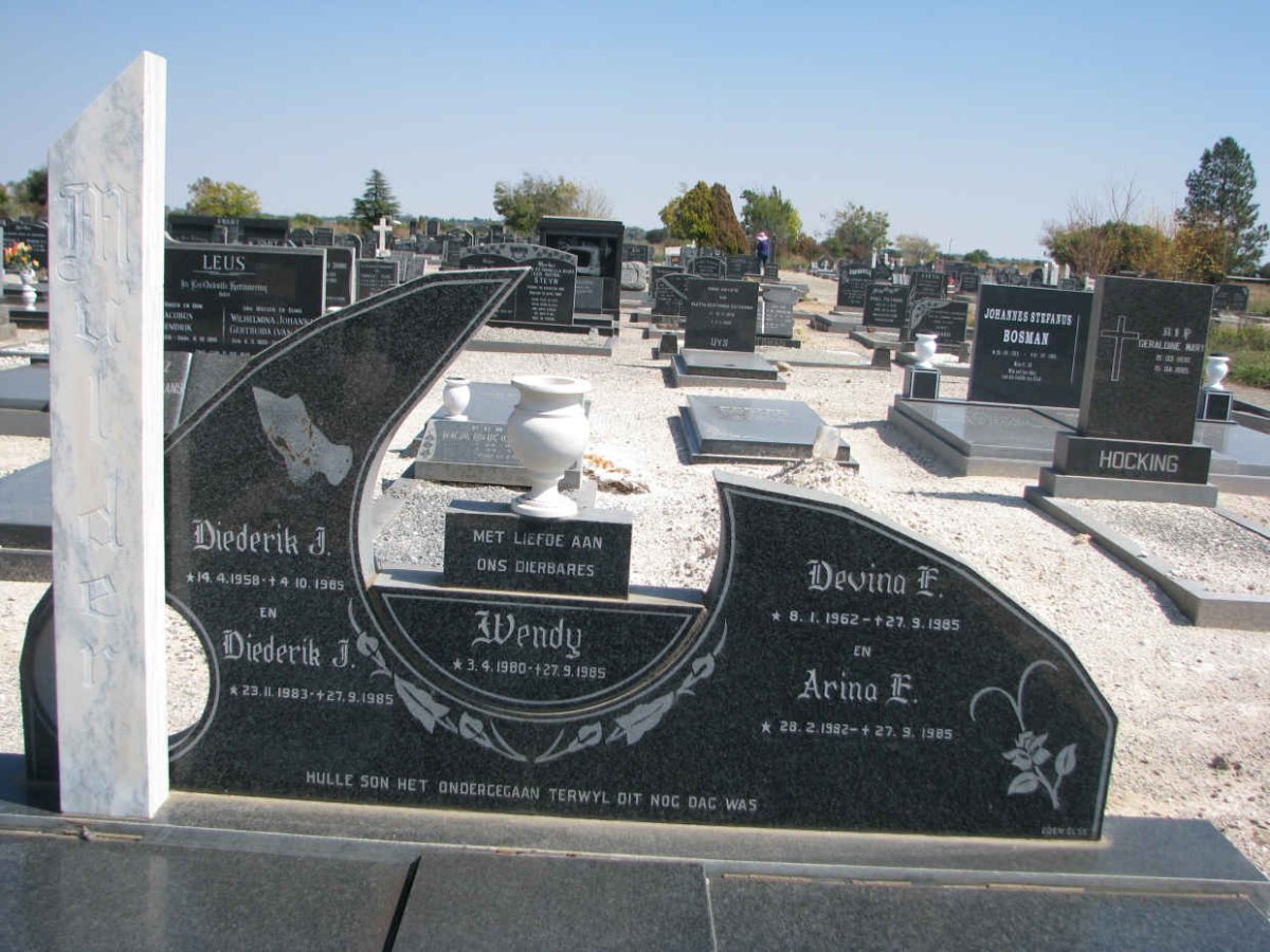 MULDER Diederik J. 1958-1985 &amp; Devina E. 1962-1985