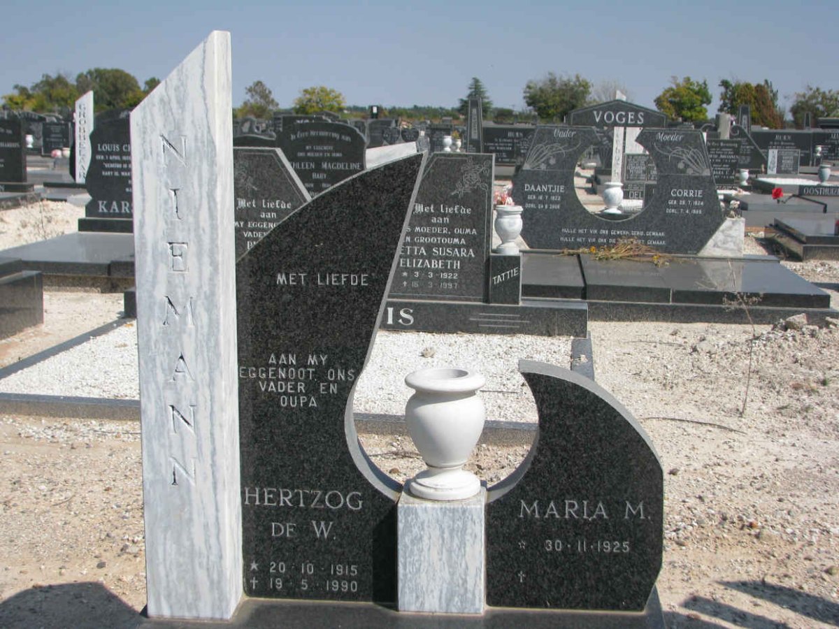 NIEMANN Hertzog de W. 1915-1990 &amp; Maria M. 1925-