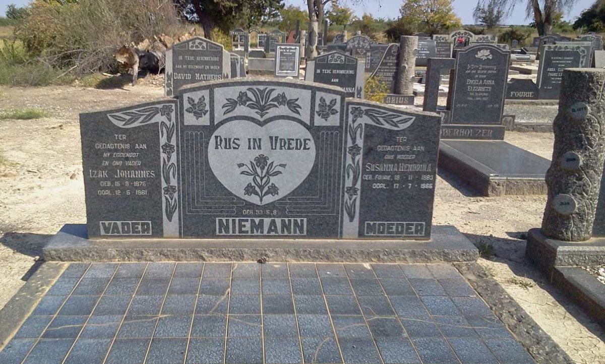 NIEMANN Izak Johannes 1875-1961 &amp; Susanna Hendrina FOURIE 1883-1966