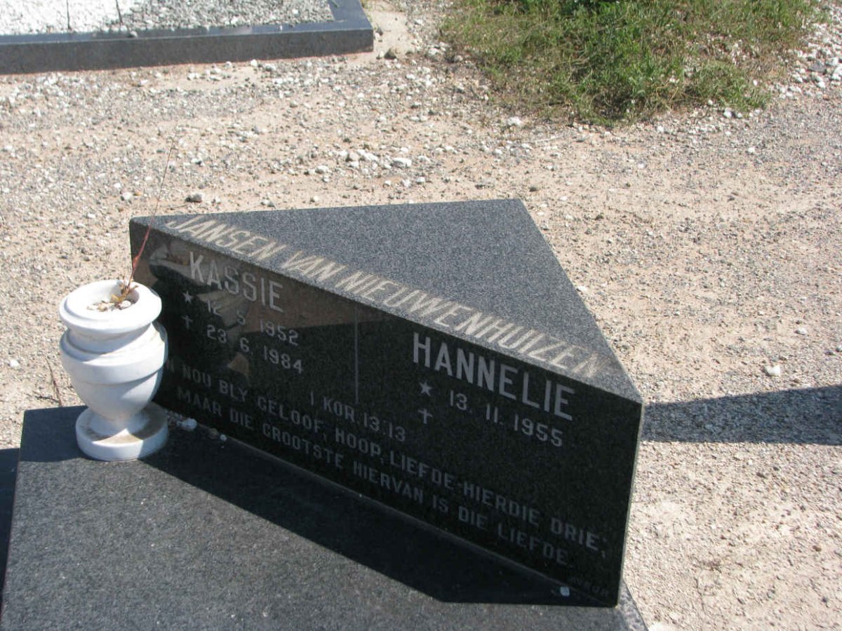 NIEUWENHUIZEN Kassie, Jansen van 1952-1984 &amp; Hannelie 1955-