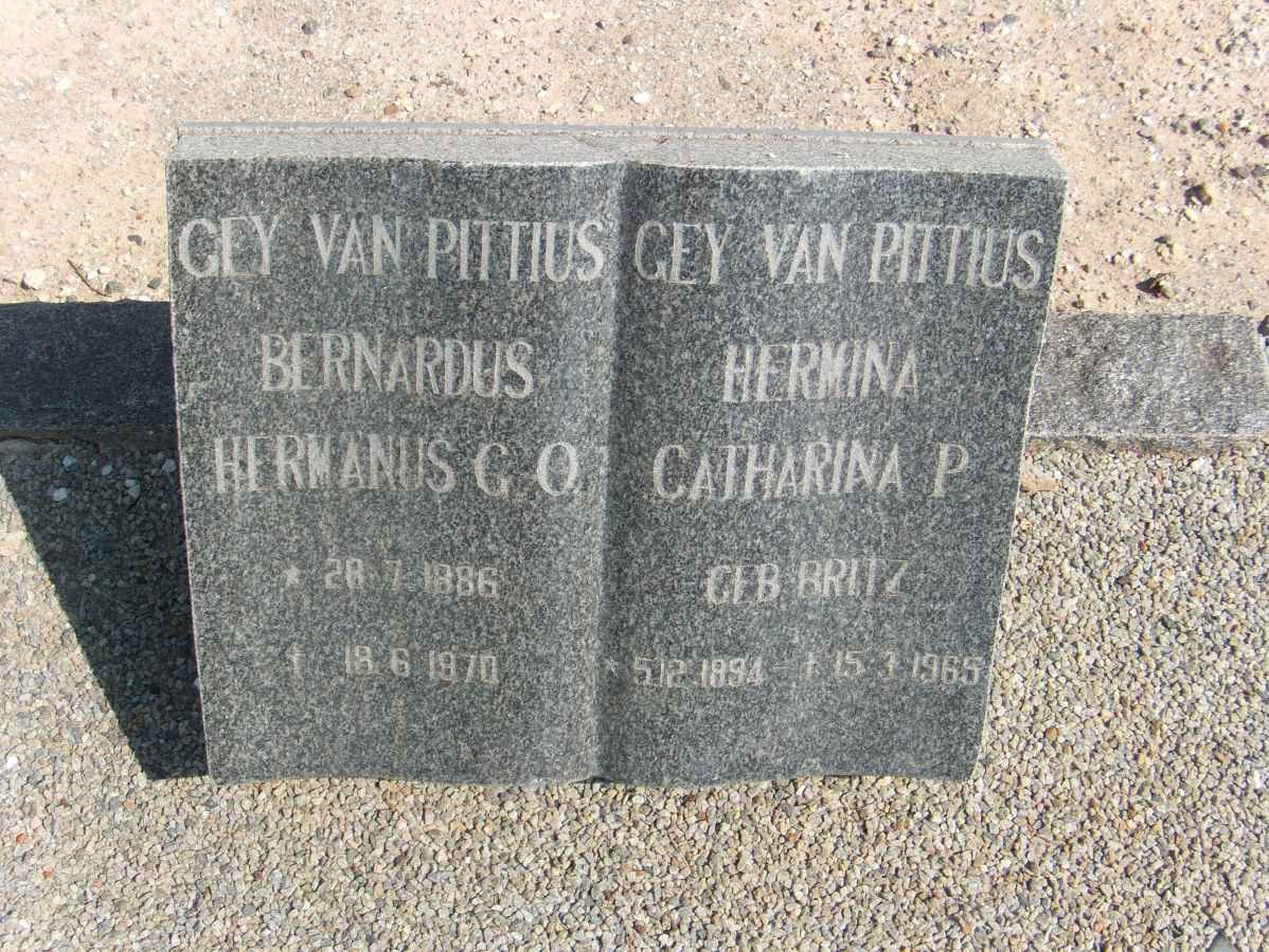 PITTIUS Bernardus Hermanus G.O., Gey van 1886-1970 &amp; Hermina Catharina P. BRITZ 1894-1965