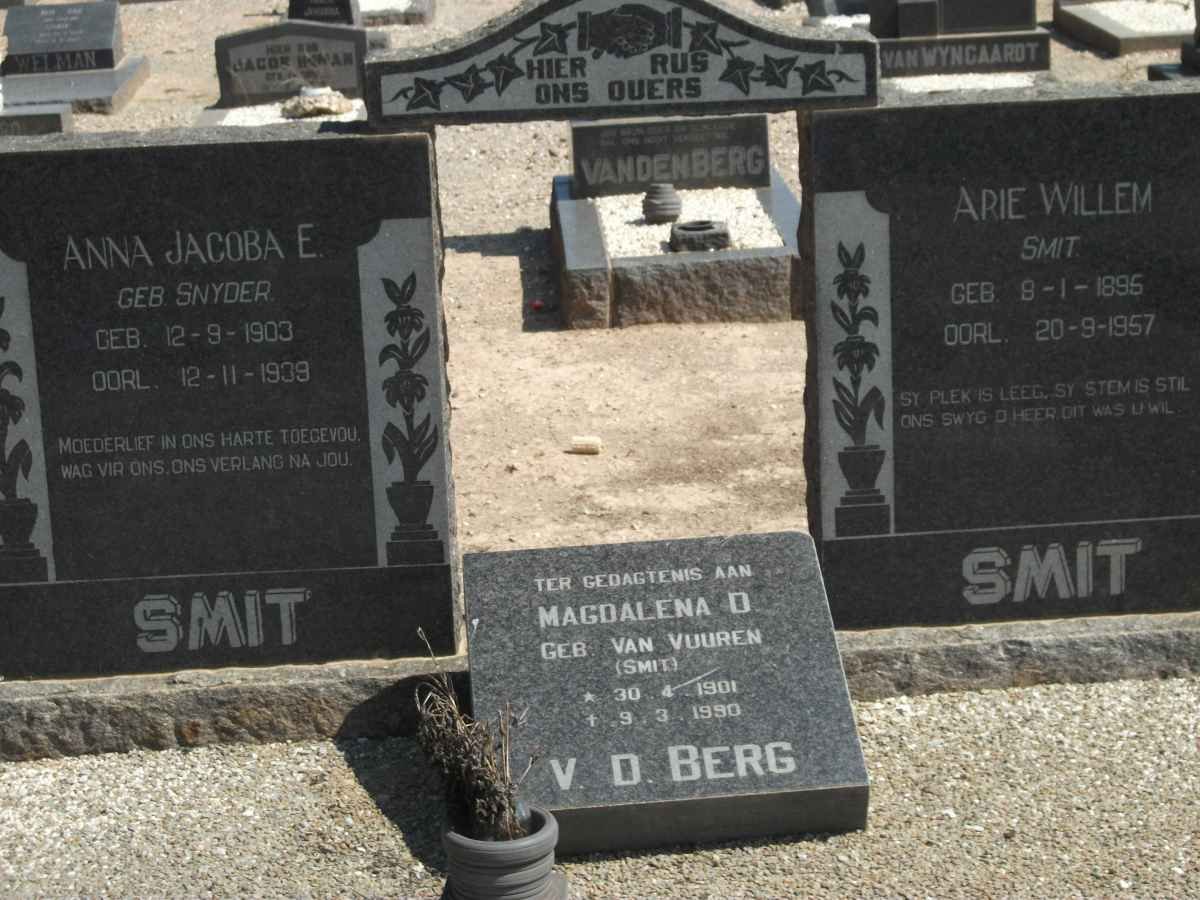 SMIT Arie Willem 1895-1957 &amp; Anna Jacoba E. SNYDER 1903-1939 :: V.D. BERG Magdalena D. formerly SMIT nee VAN VUUREN 1901-199