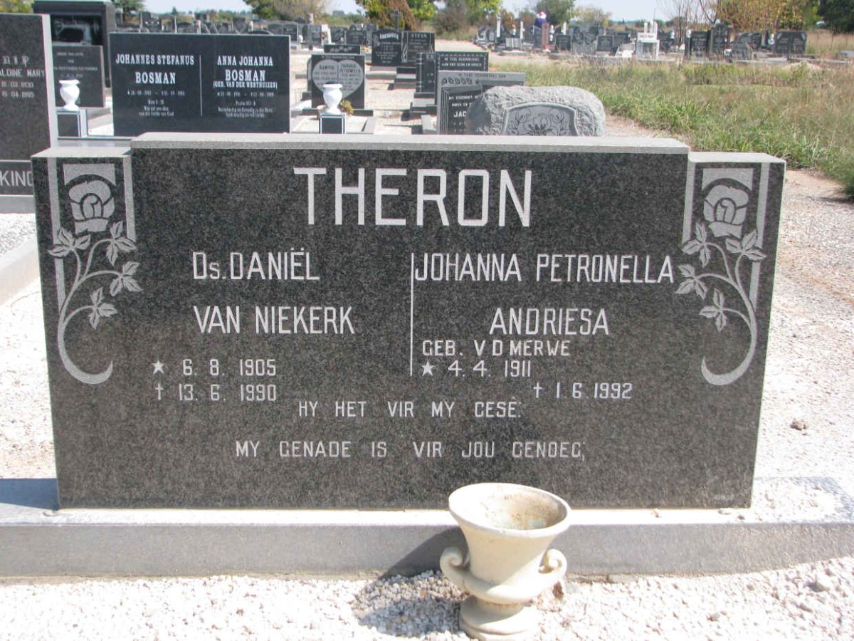 THERON Daniël van Niekerk 1905-1990 &amp; Johanna Petronella Andriesa VAN DER MERWE 1911-1992