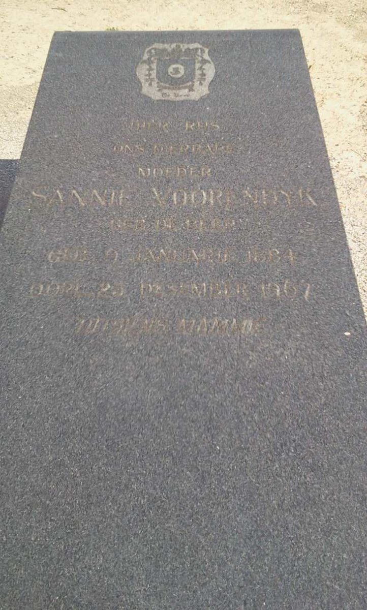 VOORENDYK Sannie nee DE BEER 1884-1967