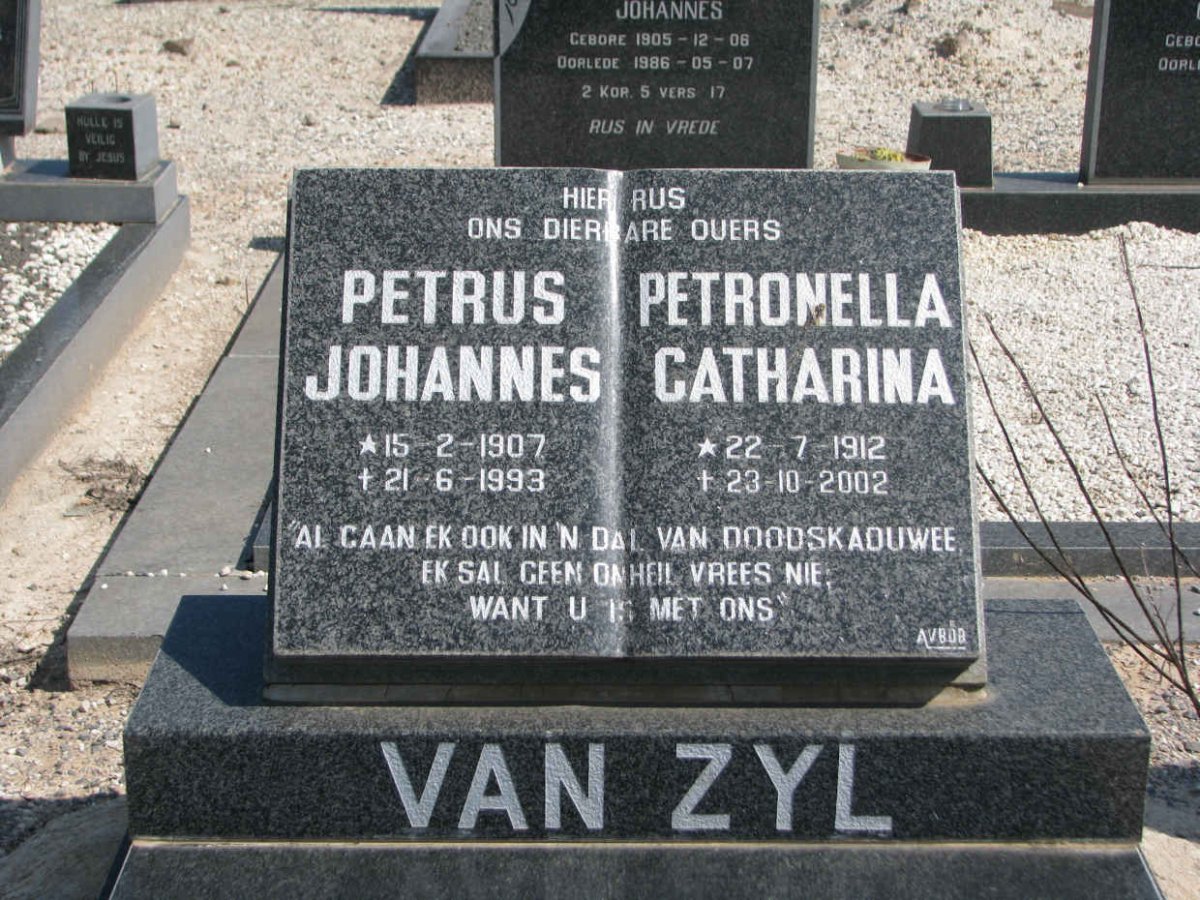 ZYL Petrus Johannes, van 1907-1993 &amp; Petronella Catharina 1912-2002
